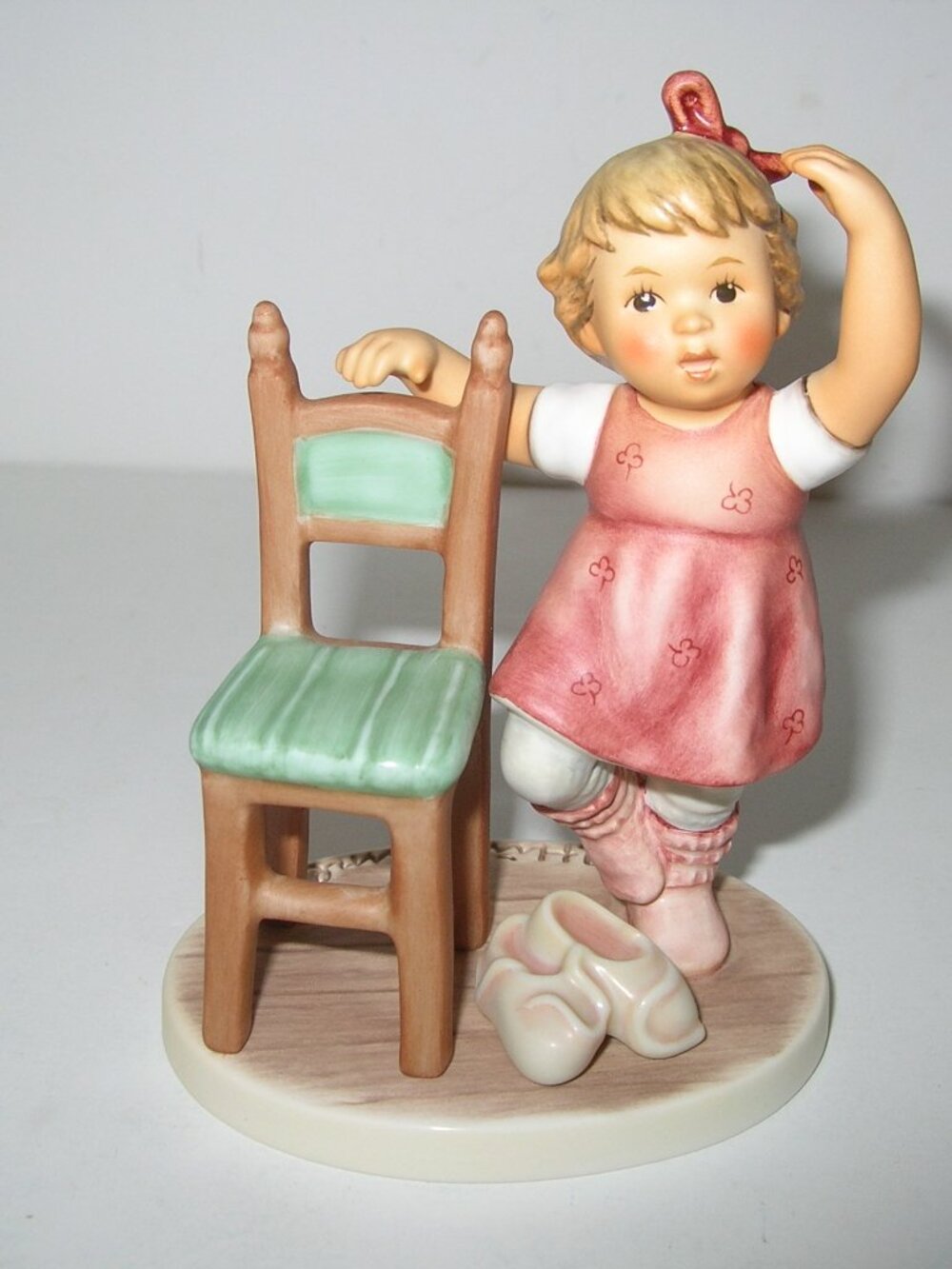 Hummel Goebel "TIPPY TOES" Figurine #2335 TMK9 5" Tall "VERY RARE" Signed